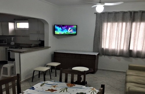 Pitangueiras Apartment | Center Pitangueiras, 70 mts from the beach, prox. the mall/restaurants/market/bank