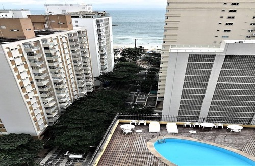 Pitangueiras Apartment | Center Pitangueiras, 70 mts from the beach, prox. the mall/restaurants/market/bank