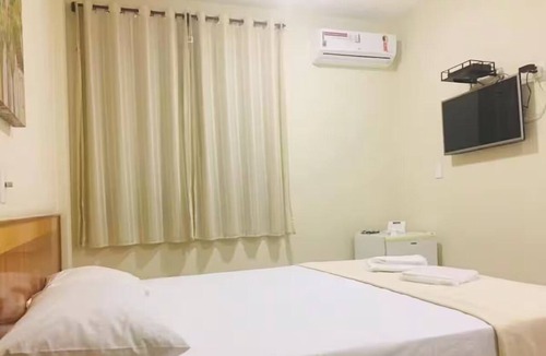 Caratinga Hotel | Central Caratinga Stay | Onsite Pool & Parking | 4.7 Mi to Caratinga Airport