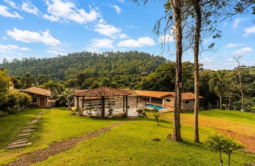 Aracariguama House | Chácara com Piscina e Churrasqueira em São Roque