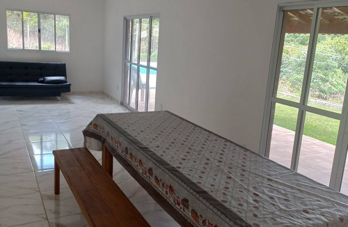 Jarinu House | Chácara Próximo Atibaia e Jundiai, Móveis Novos, Casa Arejada, 3 Quartos Térreo