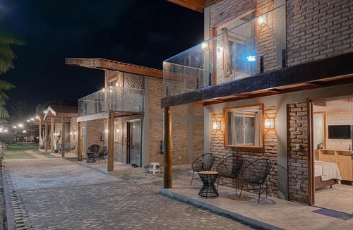 Barreirinhas Ski Chalet | Chalé 3 — Com mezanino à beira-rio