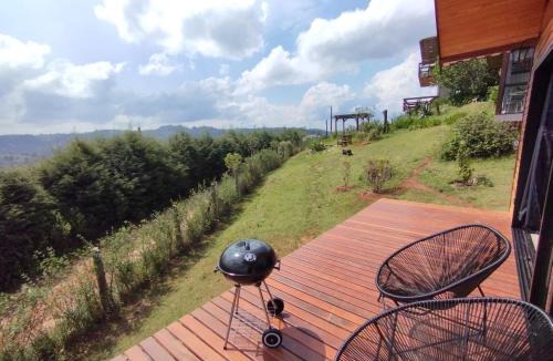 Campos do Jordao Ski Chalet | Chalé Canário com Lareira, Hidromassagem Acima das Nuvens
