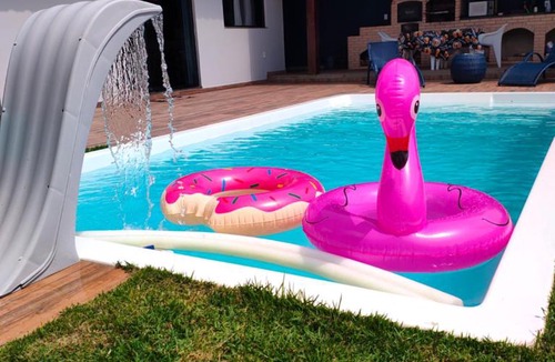 Caravelas House | Chalé com Piscina e Churrasqueira Privativos
