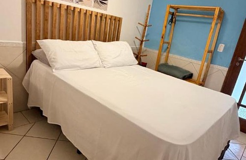 Agua Branca Apartment | Chalé completo com ar condicionado e próximo do Perequê