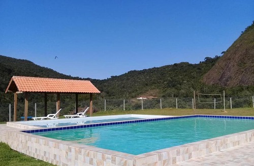 Teresopolis House | Chalé duplex reformado