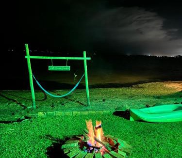 Sao Tomas Ski Chalet | Chalé na beira da lagoa com vista