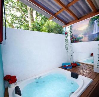 Saco dos Limoes Ski Chalet | Chalé Premium com jacuzzi privativa Florianópolis