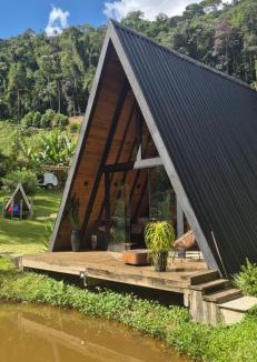 Vitor Hugo Ski Chalet | Chalé Suíço com Jacuzzi