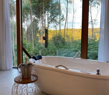 Santa Teresa Ski Chalet | Chalés Colina dos Colibris