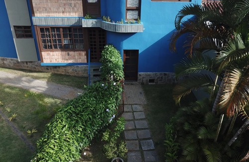 Praia da Enseada Ski Chalet | CHALE TERREO 230 METERS FROM THE BEACH OF THE ENSEADA and 3 MINUTES FROM THE SAND.