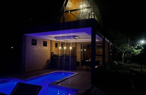 Pirenopolis Ski Chalet | CHALE YPE AMARELO Ypês da Serra Chalés