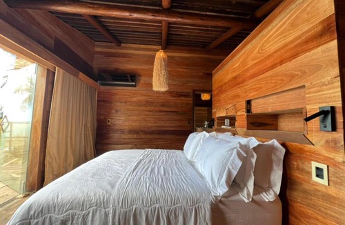 Guriu Village House | Chalet 200m2 beach front with pool