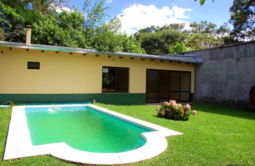 Villa San Lorenzo House | Chalet con Pileta para 6 personas, en Salta
