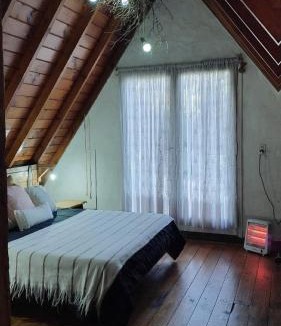 Bosque Peralta Ramos House | Chalet para 7 en Mar del Plata con parque y parrilla