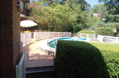 Sierra de los Padres Ski Chalet | Chalet Serrano, lagoon, pool and sea!
