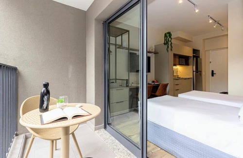 Pinheiros Apartment | Charlie HS Studios Pinheiros - Soft Opening