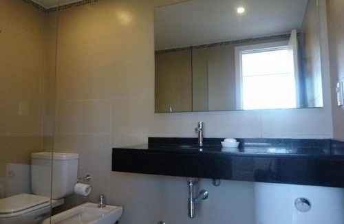 Aidy Grill Apartment | Chronos 305