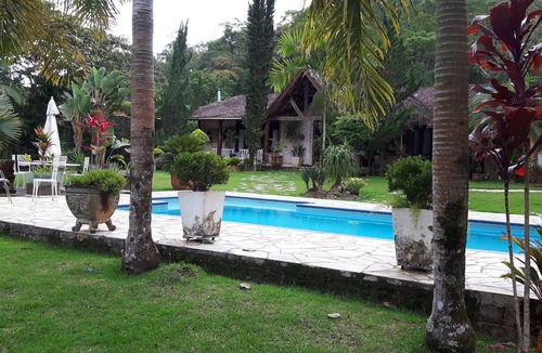 Itariri House | Cinema in the Mountain