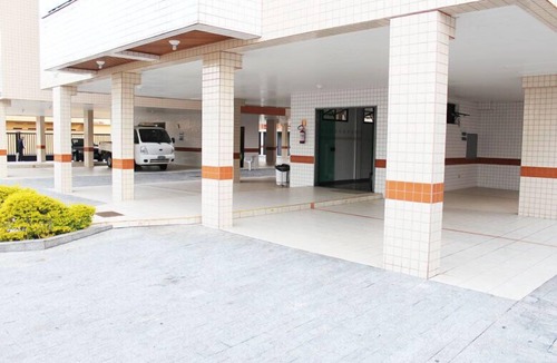 Praia Grande Apartment | Comfortable 1 Bedroom Apartment Near The Beach With Elevator.