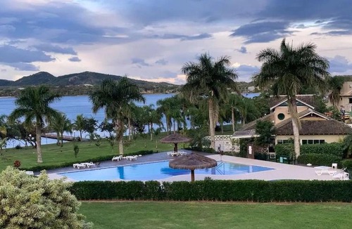 Porto da Lagoa House | Complete Apartment in a Condo Resort by the lake