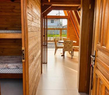 Guaratuba Ski Chalet | Conjunto Chalé Guará Guaratuba PR Até 6 Hóspedes
