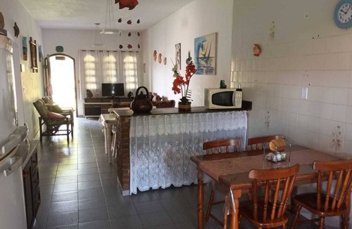 Bairro da Enseada House | COZY AND AIRY HOUSE WITH 3 BEDROOMS AND A SUITE FOR UP TO 13 PEOPLE.