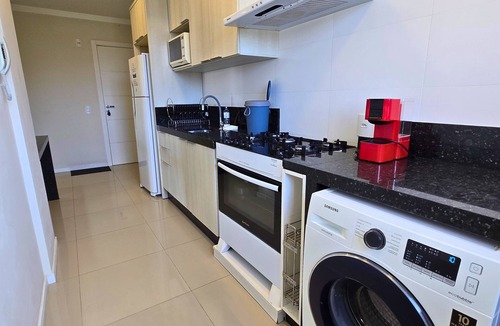 Centro Apartment | Cozy Apartment in Bombinhas - Pets Allowed and with Pool