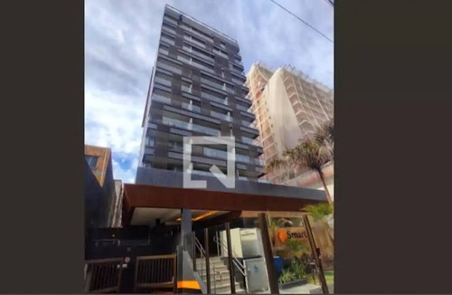 Parafuso Apartment | Cozy Apt Farol da Barra | Wifi and rooftop with pool