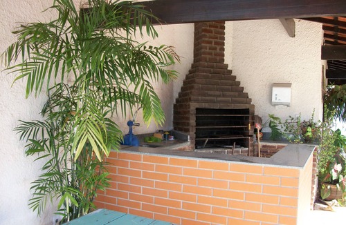 Porto Novo House | Cozy house in Itaúna, with swimming pool, barbecue, large garden and garage.
