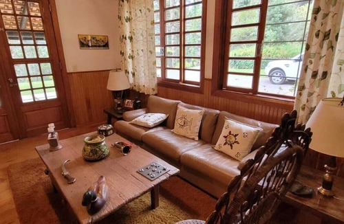 Campos do Jordao Cottage | Cozy house on Lake Bambuí in Campos do Jordão