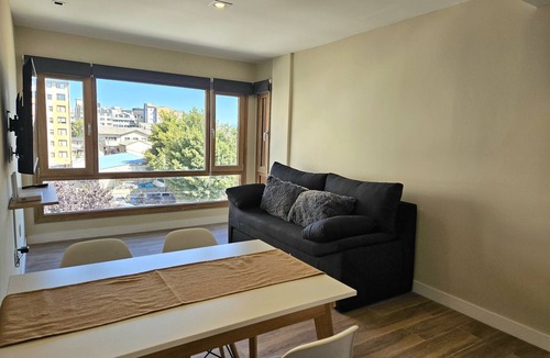 Centro Apartment | Cuatro Soles Bariloche in the main town + parking