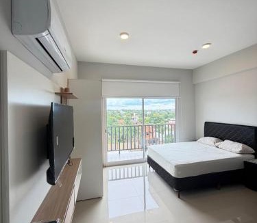 Fernando De La Mora Apartment | Departamento Monoambiente con piscina y vista en terraza