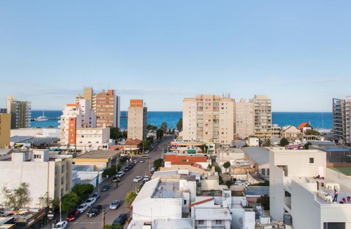 Puerto Madryn Apartment | Depto Céntrico - Balcón Panorámico - Vistas frontales al mar - Parking
