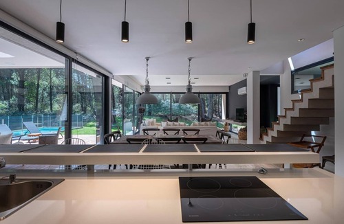 Carilo House | Designer house for 12 in the heart of Carilós woods