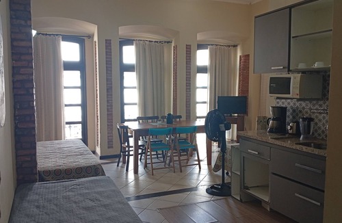 Comercio Apartment | Direita S.Antonio -Comfort quarter and hall, view centro historico.