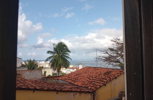 Santo Antonio Apartment | Direita S. Antonio Room Double suite with bathroom and air conditioning