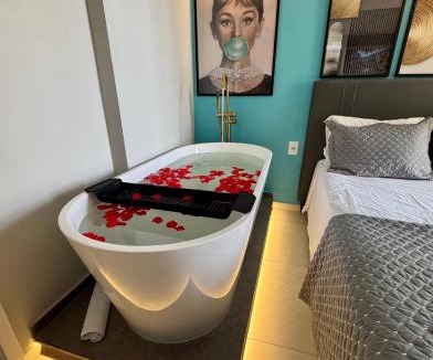 Bela Vista Apartment | Doce Refúgio BV , Apartamentos com Banheira de Imersão , Estacionamento, Piscina , Tv 58 polegadas, Decorações Temáticas, Bairro da Bela Vista