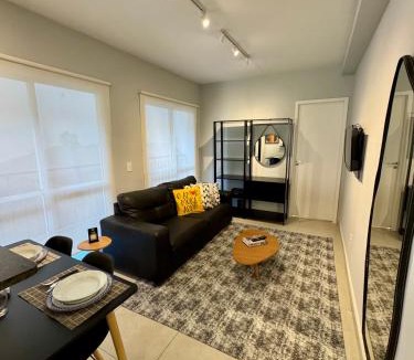 Bela Vista Apartment | Doce Refúgio BV , Apartamentos com Banheira de Imersão , Estacionamento, Piscina , Tv 58 polegadas, Decorações Temáticas, Bairro da Bela Vista