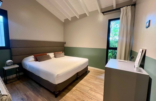 Historic Center Bed & Breakfast | Double Queen Size with Shared Bathroom