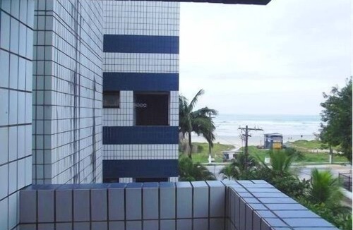 Boraceia Apartment | Duplex penthouse facing the sea / front of the saw, building in front of the sea