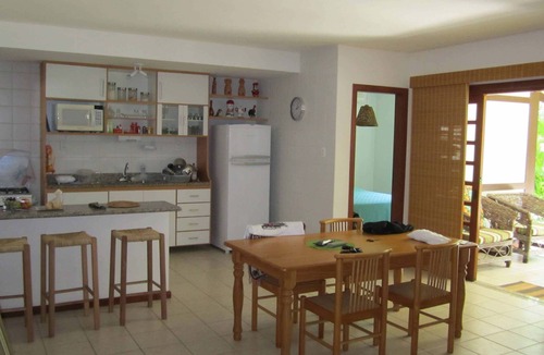 Praia do Forte Apartment | East facing, close to everything, 2 parking spaces, swimming pools, elevator, air conditioning, balcony
