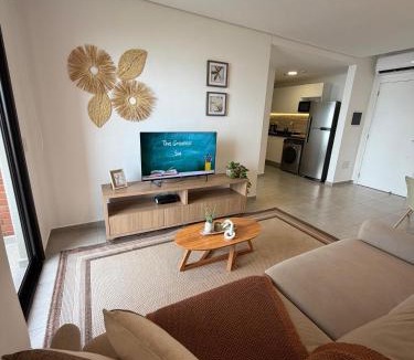 Encarnacion Apartment | Edificio Paraná Playa Costanera, Apartamento de 1 Habitación, vista frontal al Rio con parking y Amenities!
