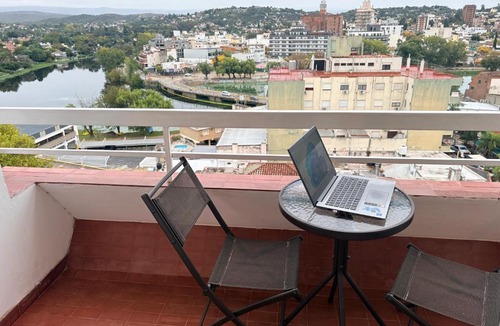 Villa Carlos Paz Apartment | El Balcón de Margy Villa Carlos Paz Centro Galeria Acuario Acogedor monoambiente con vista al rio