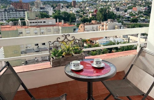 Villa Carlos Paz Apartment | El Balcón de Margy Villa Carlos Paz Centro Galeria Acuario Acogedor monoambiente con vista al rio
