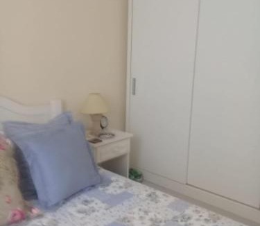 Jardim Vitoria Apartment | Encantador a 2 quadras da Enseada, com varanda e garagem