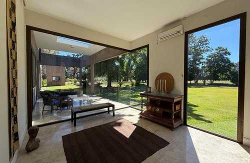 Mercedes Villa | Escapada de campo- Pileta, diseño y naturaleza