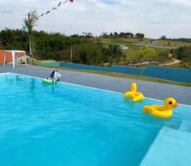 Cacapava House | Espaço Mattigor, Chácara mil m2, piscina grande com prainha e vista deslumbrante