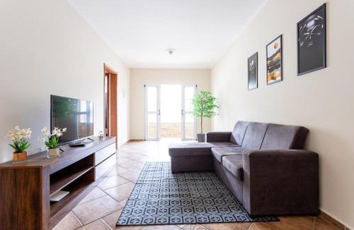 Regiao Urbana Homogenea X Apartment | Espaçoso com 2 Quartos, bem tranquilo c/varanda!