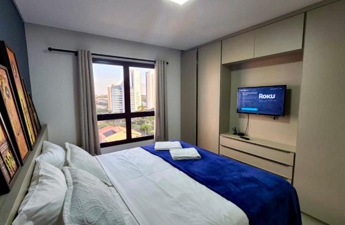 Amambai House | Estúdio com Quarto Privativo, TV e Cama Super King